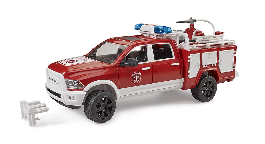 Bruder 1 16 RAM 2500 Fire Engine Truck with Light Sound Module 02