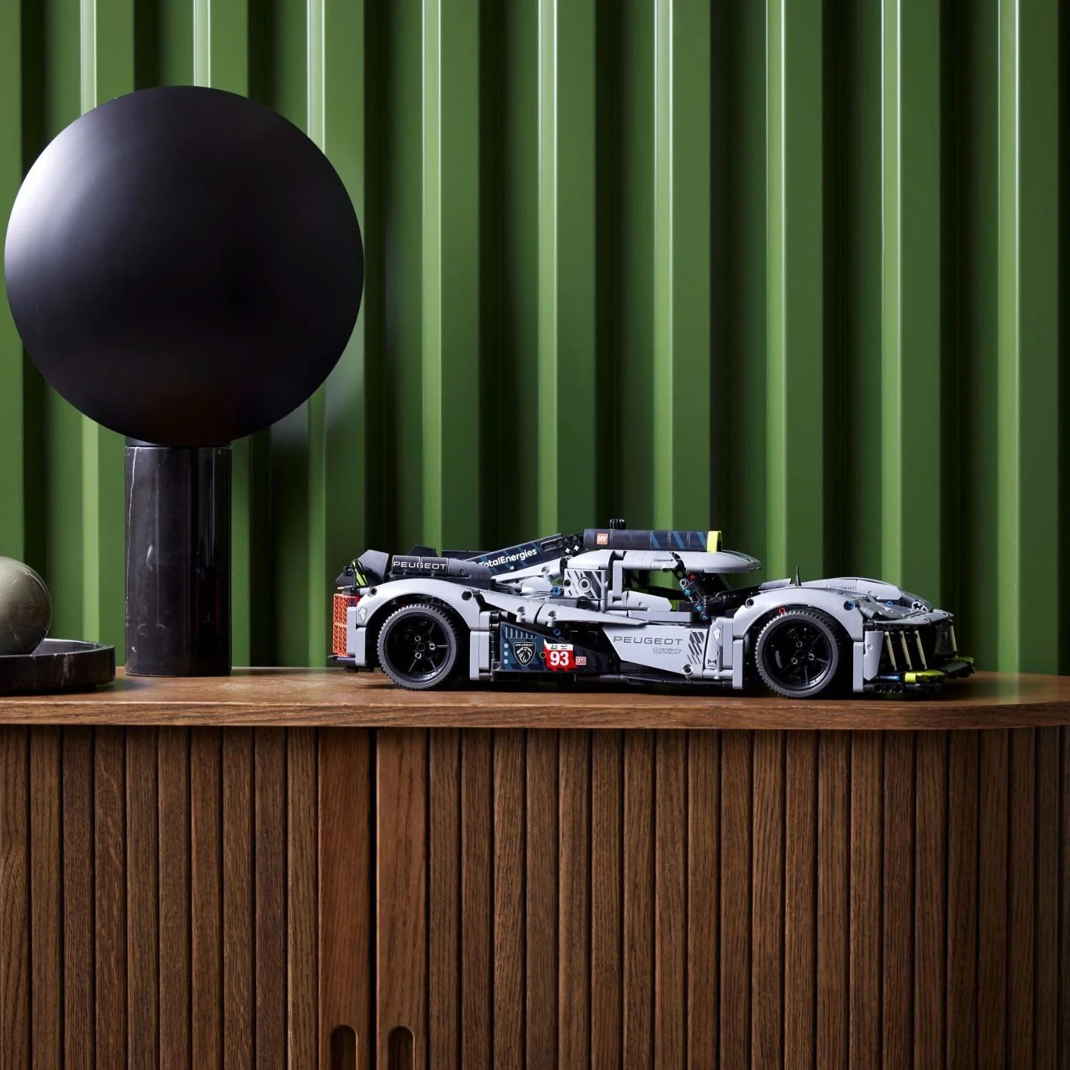 LEGO® Technic - PEUGEOT 9X8 24H Le Mans Hybrid Hypercar (42156)