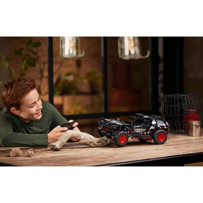 LEGO® Technic - Audi RS Q e-tron (42160)