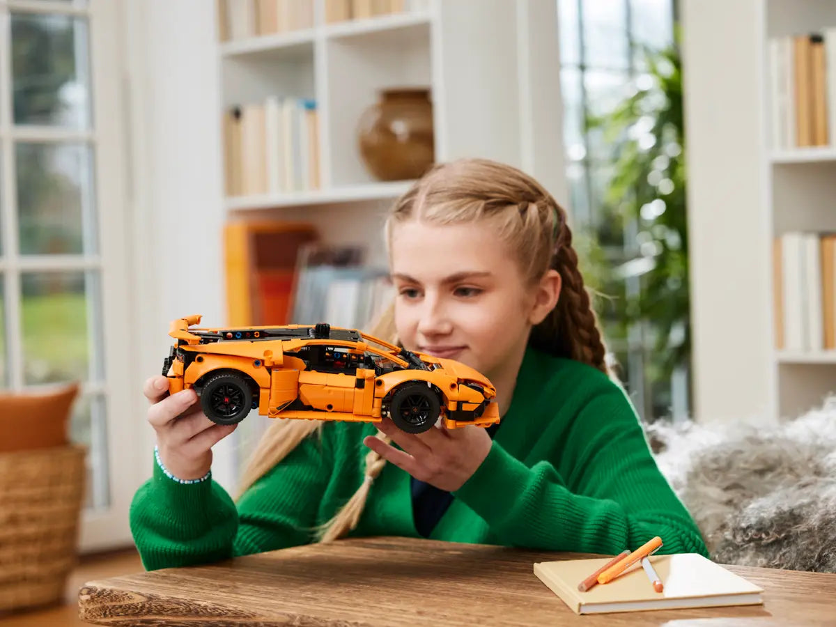 LEGO® Technic - Lamborghini Huracán Tecnica Orange (42196)