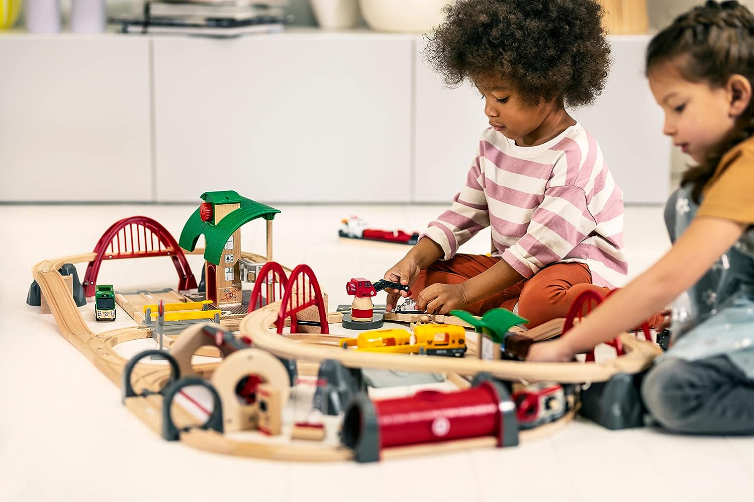 BRIO - Deluxe Railway Set (33052) - Toot Toot Toys