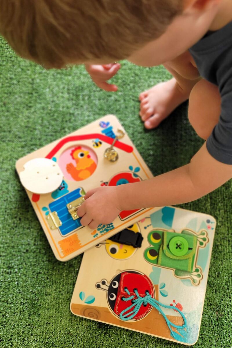 Tooky Toy - Basic Skills Lacing Board