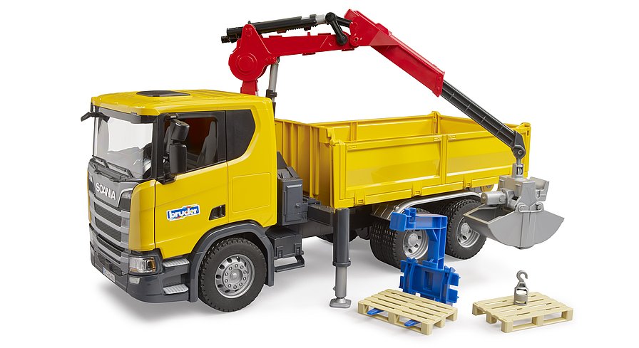 1:16 Scania Super 560R Truck with Crane and 2 Pallets (03551)