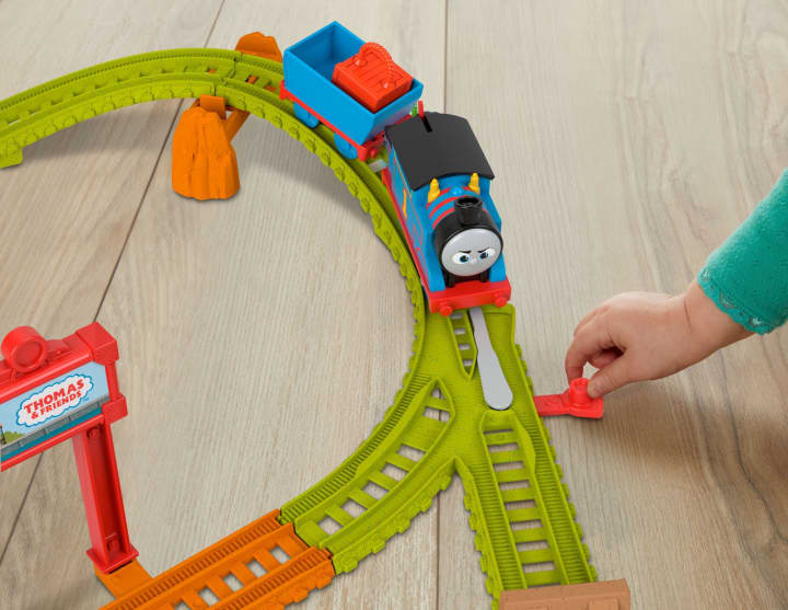 Motorised Thomas' Wobble Track Set