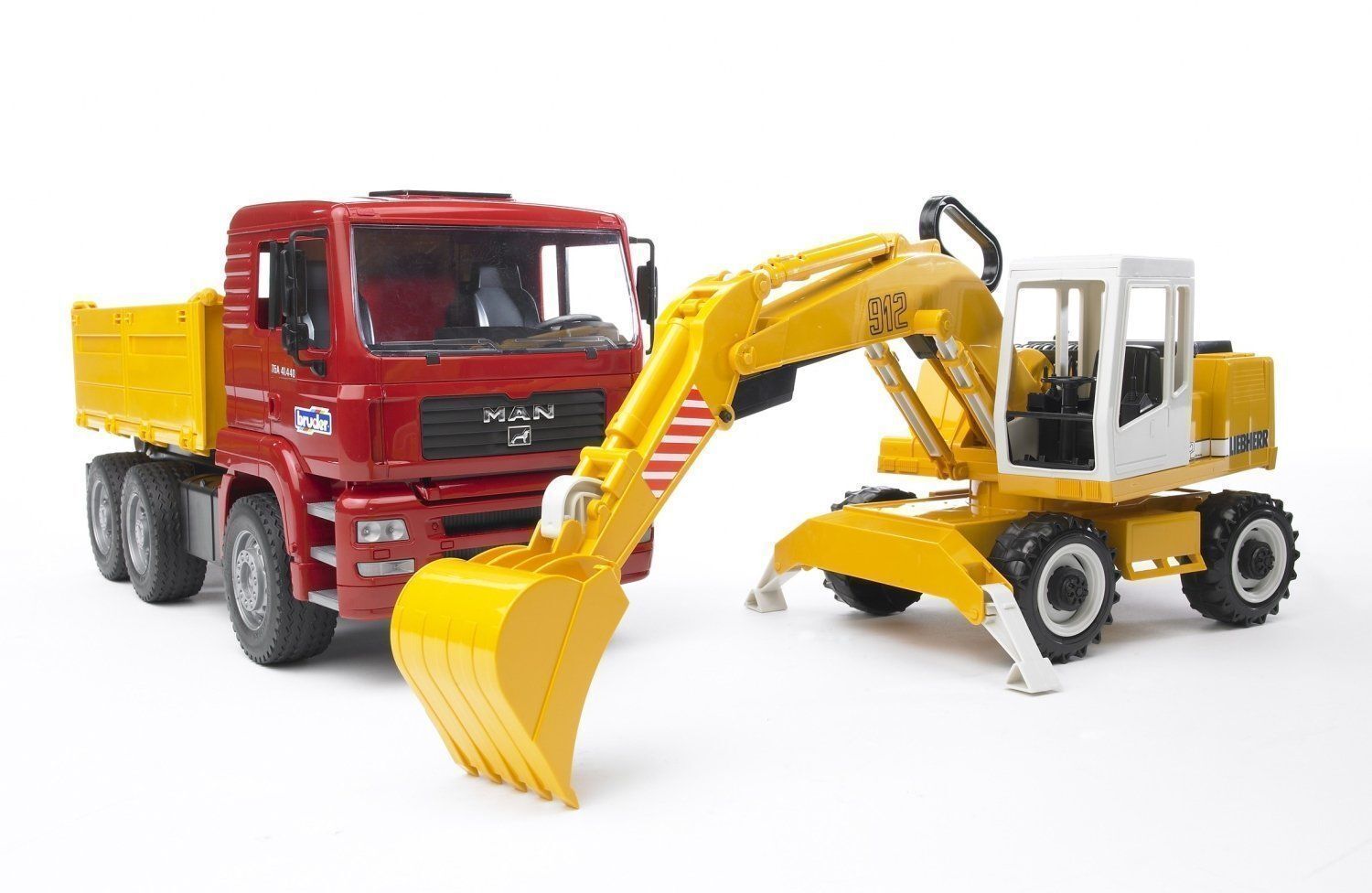 1:16 MAN TGA Construction Truck with Liebherr Excavator (02751)